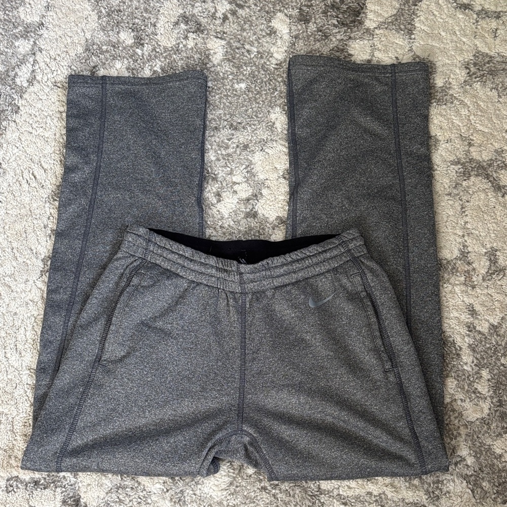 Nike women’s sweatpants small